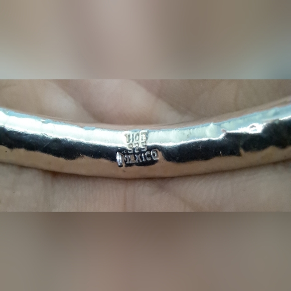 "House of Bangles" Mexico Sterling Silver Hand Crafted Hammered Bangle Bracelet - Picture 7 of 12